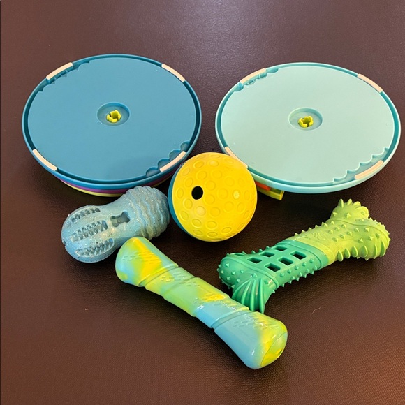 Bundle Of 4 Interactive Dog Puzzle Slow Feeder Toy Set For Medium/Large Dogs - Picture 2 of 12